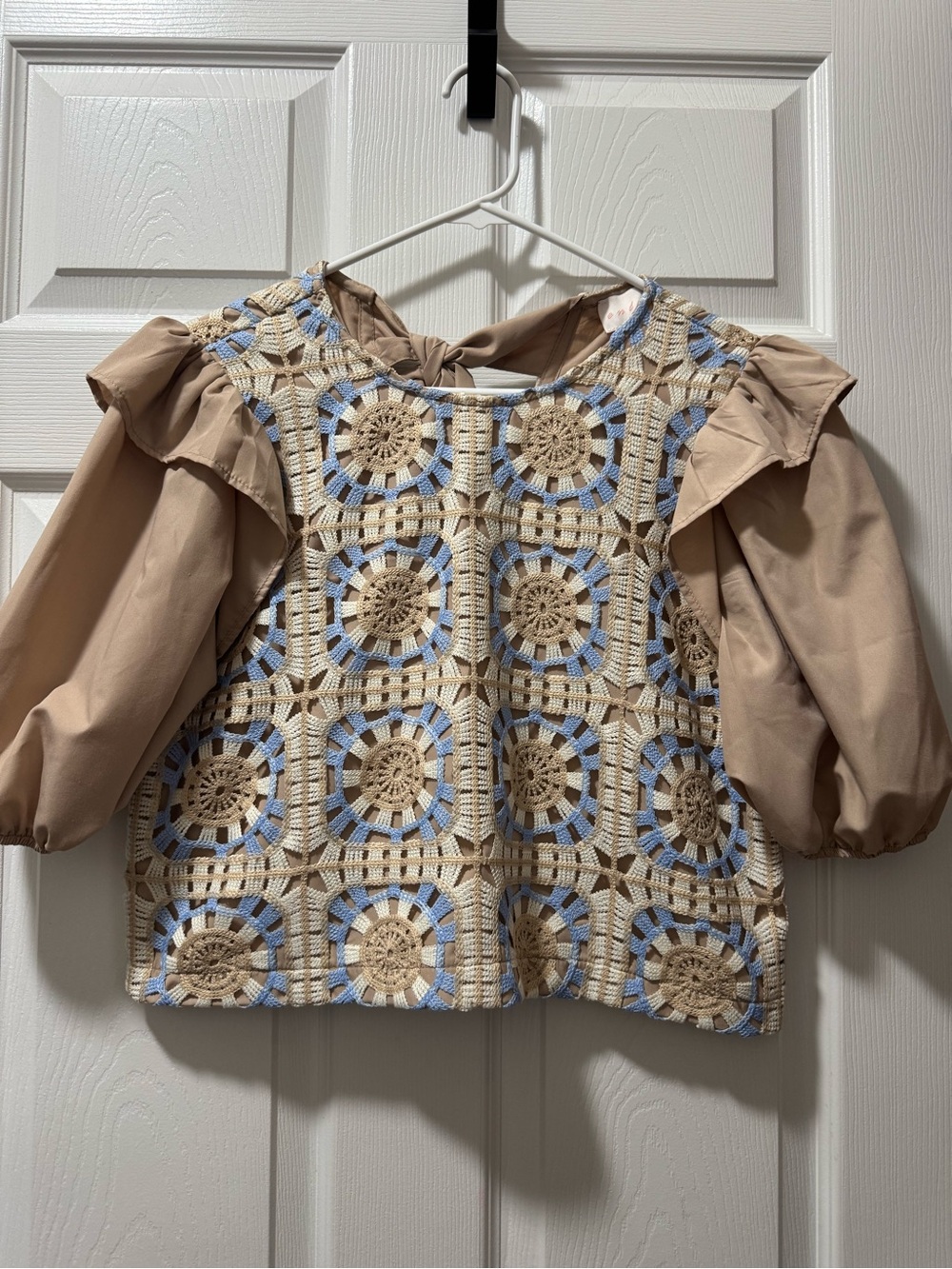 entro Crochet Panel Puff Sleeve Top - Beige & Light Blue